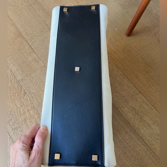 YSL Large Manhattan Tote - Picture 5 of 12